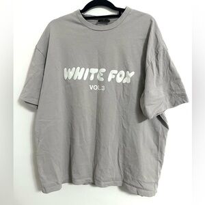 White Fox Boutique Light Gray Short Sleeve Tee Medium Large